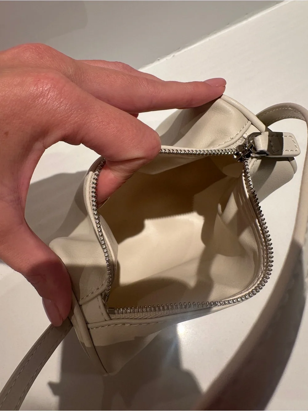 Minimal Cream Leather Bag